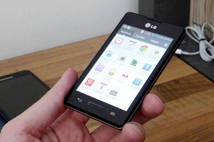 LG-Optimus-L4-II-uživo-test-iz-ruke-(6).jpg